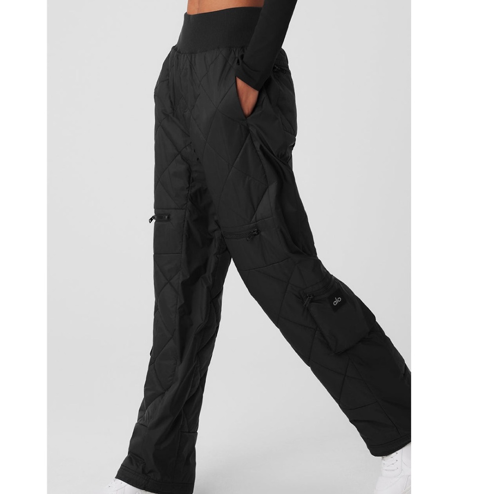 BNWT - Alo Yoga High-Waist Snowrider Puffer Pant